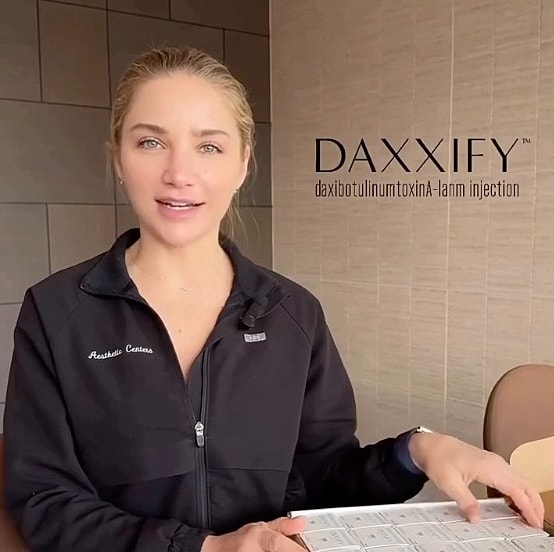 Daxxify injection demonstration by aesthetic practitioner.